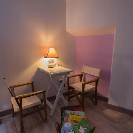 לינה וארוחת בוקר Les Touristique Julea 3*