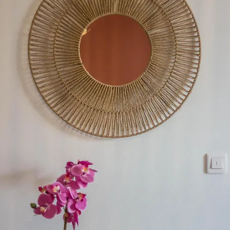 Les Touristique Julea לינה וארוחת בוקר 3*