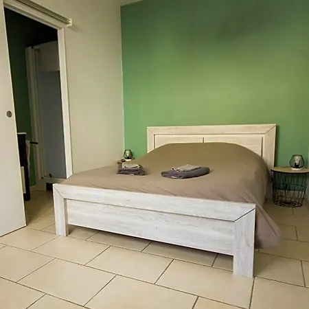 Les Touristique Julea Bed & Breakfast