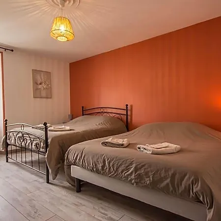 Les Touristique Julea Bed & Breakfast Dienville